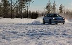 Menjajal Supercar di Salju
