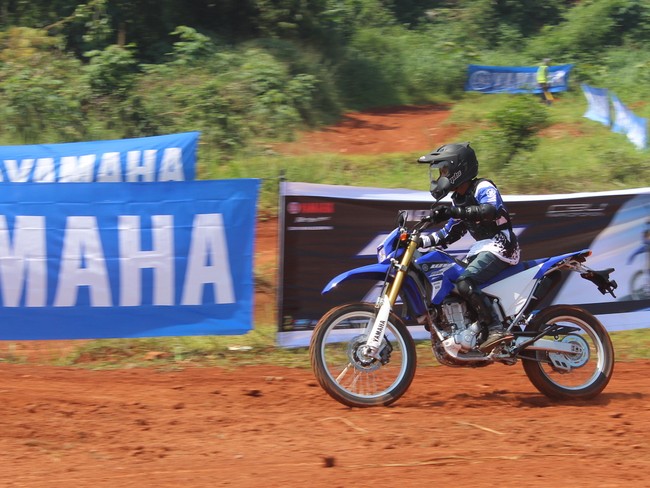 Terbang Bareng Yamaha WR250R