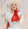 Sarung tangan Lady Gaga menjadi pusat perhatian di red carpet. (Christopher Polk/Getty Images)     