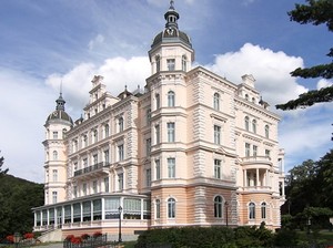 Hotel Ini Menginspirasi Film Pemenang Oscar Grand Budapest Hotel