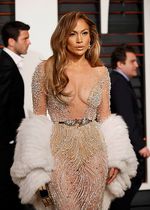 Berbusana Berlian, Jennifer Lopez Bikin Pria Speechless
