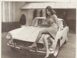 Sosialita Dikubur dengan Ferrari Kesayangannya