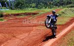 Terbang di Atas Tanah Bareng WR250R