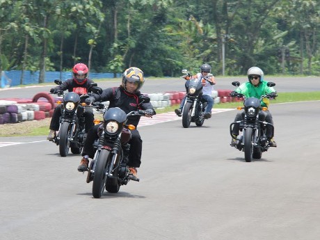 Menjajal Motor Harley Paling Murah, Street XG500