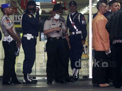 Polisi Olah TKP di ITC Depok