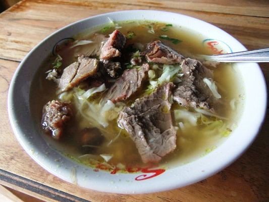 Enaknya Siang Ini Jajan Soto Daging Khas Suroboyo yang Gurih Mantap