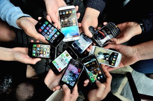 AS Protes Soal Smartphone Made in Indonesia
