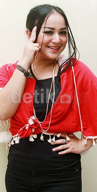 Juwita tak menyangka lagu 'Pusing Pala Barbie' kini meledak di Tanah Air. Pool/Gus Mun/detikFoto.