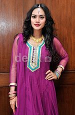 Masayu Anastasia Bergaya ala Bollywood, Cantik?