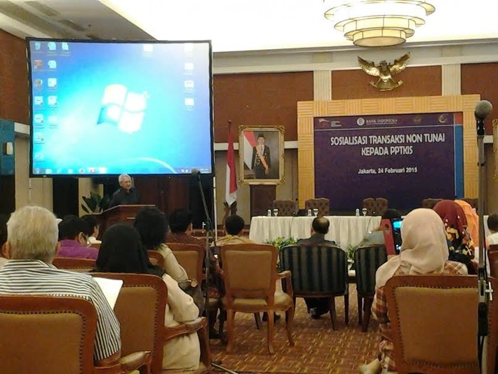 TKI Wajib Transaksi Non Tunai Mulai Juli 2015