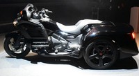 Trikes F6T memiliki bodi sepanjang 2.995 mm, lebar 1.500 mm dan tinggi 1.250 mm. Pool/dok Response.