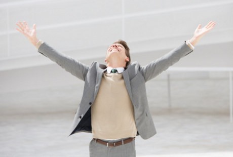 Tak Perlu Minder, Ini 4 Keuntungan Pria Bertubuh Pendek