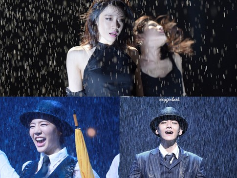 Byur! Ketika Idola KPop Hujan-hujanan di Panggung