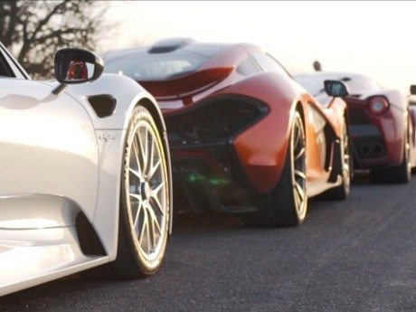 Kelewat Tajir, Sehari Pria Ini Beli 2 Mobil Super Sekaligus