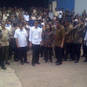 Jokowi: Ini Pertama Kali Saya ke Gudang Bulog, Kalau ke Cipinang Ratusan Kali