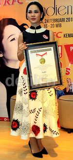 Andien Raih Penghargaan dari MURI