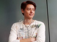 Roger semakin eksis setelah bebas dari panti rehabilitasi.