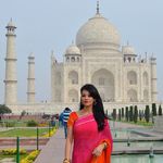 Berpose di Taj Mahal, Farah Quinn Cantik Bak Artis Bollywood