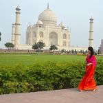Berpose di Taj Mahal, Farah Quinn Cantik Bak Artis Bollywood