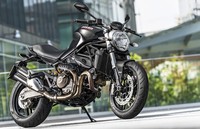     Ketangguhan Monster yang satu ini tidak lepas dari mesin New Testastretta 11°. Motor ini sangat fleksibel, memiliki kenyamanan, sehingga siapa pun pengendaranya diklaim bisa mengendalikan dan nyaman untuk dikendarai diberbagai kondisi. Istimewa/dok Ducati.     