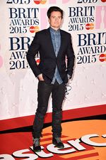 Bertabur Bintang di Red Carpet BRIT Awards 2015 (2)