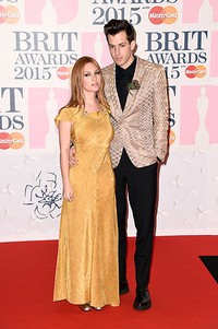 Mark Ronson dan Josephine de la Baume. Ian Gavan/Getty Images/detikFoto.