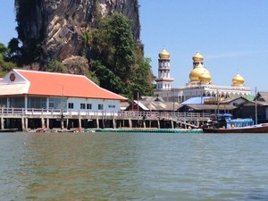 Keren! Thailand Juga Punya Masjid Kubah Emas