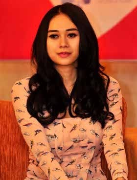 Nyanyikan Ulang Lagu Armada, Aura Kasih Hilangkan Aksen Rizal
