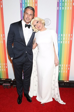 Lady Gaga dan Taylor Kinney Akan Menikah di Malibu