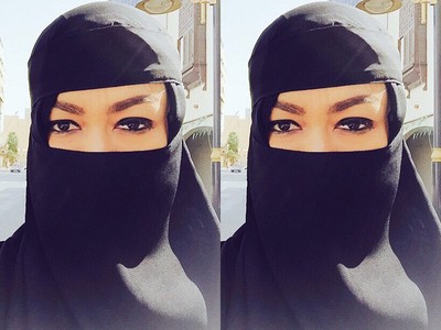 Julia Perez Bercadar Hitam