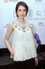 Cantiknya Laura Basuki, Tak Pernah Bikin Bosan!