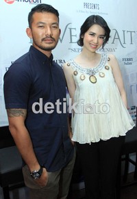 Di acara itu, Laura berpose dengan lawan mainnya, Rio Dewanto. akew/detikHOT