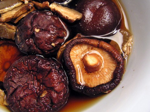 Jamur Shiitake, Keju dan Jahe, Makanan Alami Agar Awet Muda dan Bugar (1)
