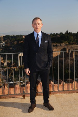 Adegan Kejar-kejaran Mobil untuk Spectre, Daniel Craig Cedera Kepala