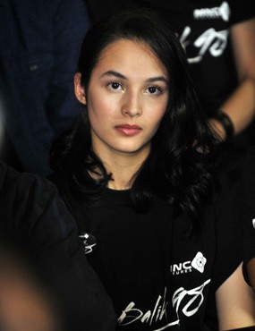 Video Mirip Buka Baju Beredar, Chelsea Islan Depresi?