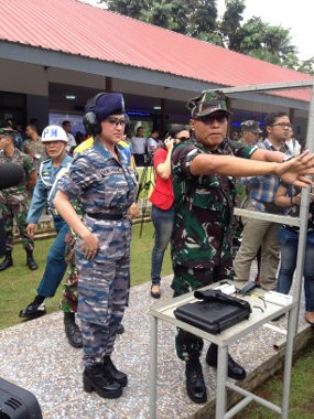 Dikabarkan Dekat dengan Pria India, Dewi Persik Hanya Tersenyum