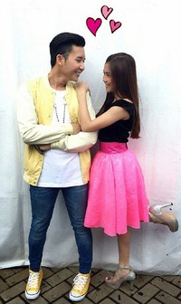     Aww, Christy mengunggah foto dirinya dan Rangga dengan gambar hati. (Instagram/Christy Saura Noela Unu)