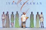 Peragaan Busana Ivan Gunawan di Indonesia Fashion Week