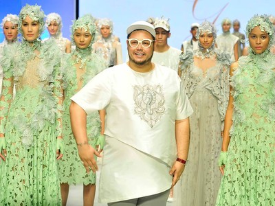 Peragaan Busana Ivan Gunawan di Indonesia Fashion Week