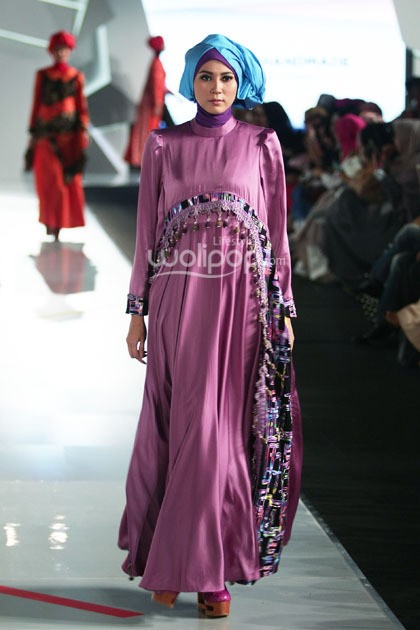 Anggia Handmade My Beautiful Sunrise. Fashion Parade Moslem Wear Next Level Purity. Indonesia Fashion Week 2015 at Jakarta Convention Center. Senayan. Jakarta. [Foto: Mohammad Abduh/Wolipop]