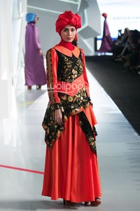 Anggia Handmade My Beautiful Sunrise. Fashion Parade Moslem Wear Next Level Purity. Indonesia Fashion Week 2015 at Jakarta Convention Center. Senayan. Jakarta. [Foto: Mohammad Abduh/Wolipop]
