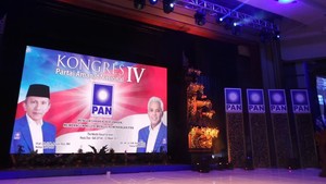 Makin Panas! Pendukung Hatta dan Zulkifli Adu Yel di Arena Kongres PAN