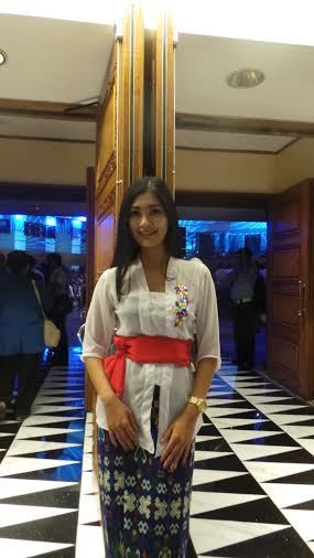 Malam Minggu, 3 Gadis Cantik ini Sambut Ribuan Pendukung Hatta dan Zulkifli