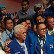 Amien Rais dan Sutrisno Bachir Peluk Hangat Zulkifli Hasan
