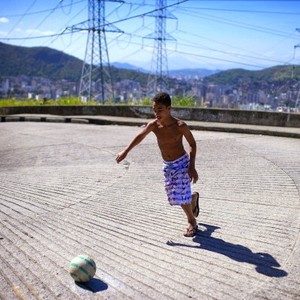 FotoStop: Human Interest