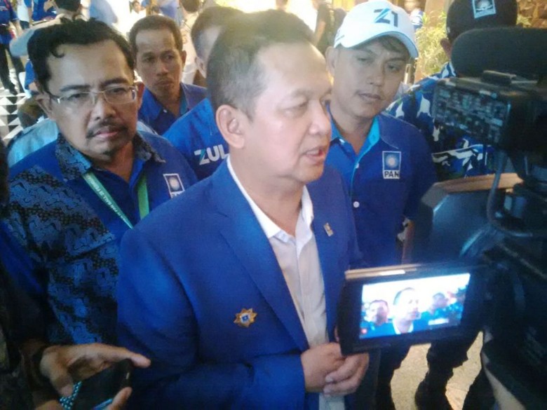 Soetrisno Bachir Terpilih Aklamasi Jadi Ketua MPP PAN Soetrisno Bachir Terpilih Aklamasi Jadi Ketua MPP PAN