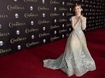 Cantiknya Lily James, Cinderella di Kehidupan Nyata