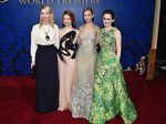 Cantiknya Lily James, Cinderella di Kehidupan Nyata