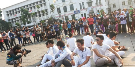 Pedangdut Susan Mazak Produseri Idol Group