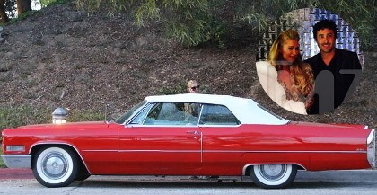 Ditolak, Mobil Antik dari Fans untuk Paris Hilton Dihancurkan?